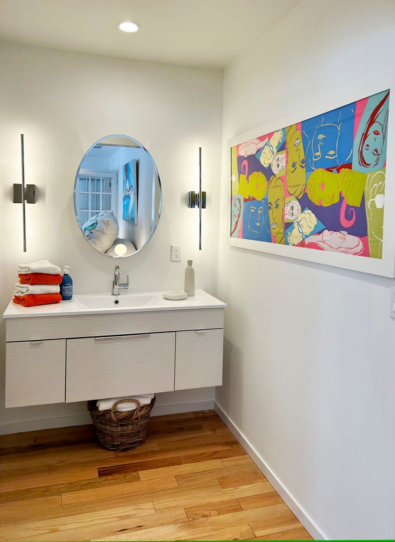  A Focus on lighting Secondary Vanity