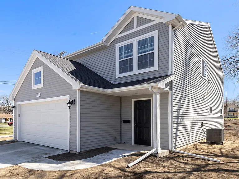 1302 Forest Valley Dr — Photo 24