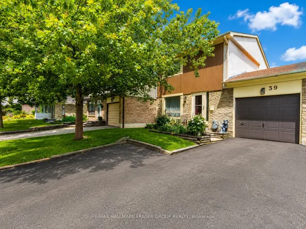 39 Ivanic Ct, Whitby, ON L1N 6E3