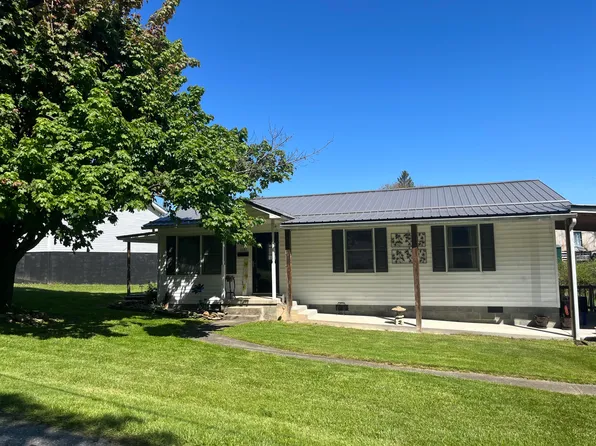 1607 Montana Ave, Summersville, WV 26651