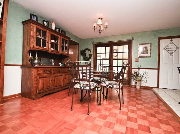4th image of 413 Heathwood Dr