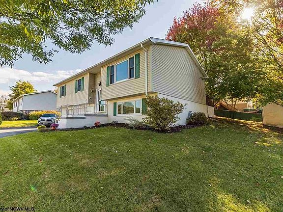 3rd image of 1413 Brockton Dr