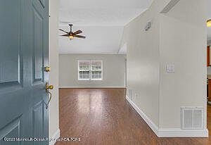 4th image of 504 Petunia Lane N
