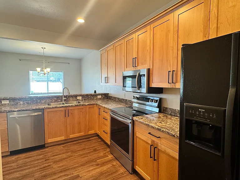 836 Almo Ave — Photo 9