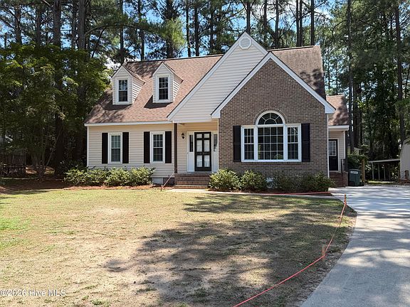 3rd image of 3107 Quinn Drive NW