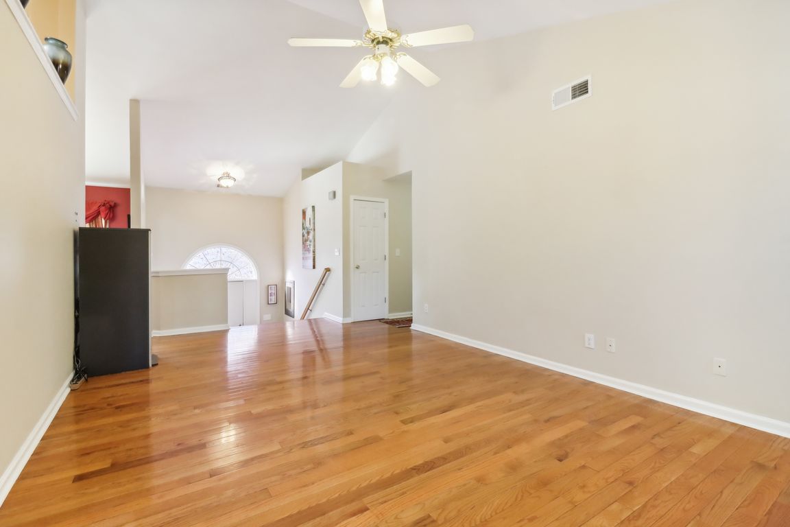 Mcguire St NW-010.jpg