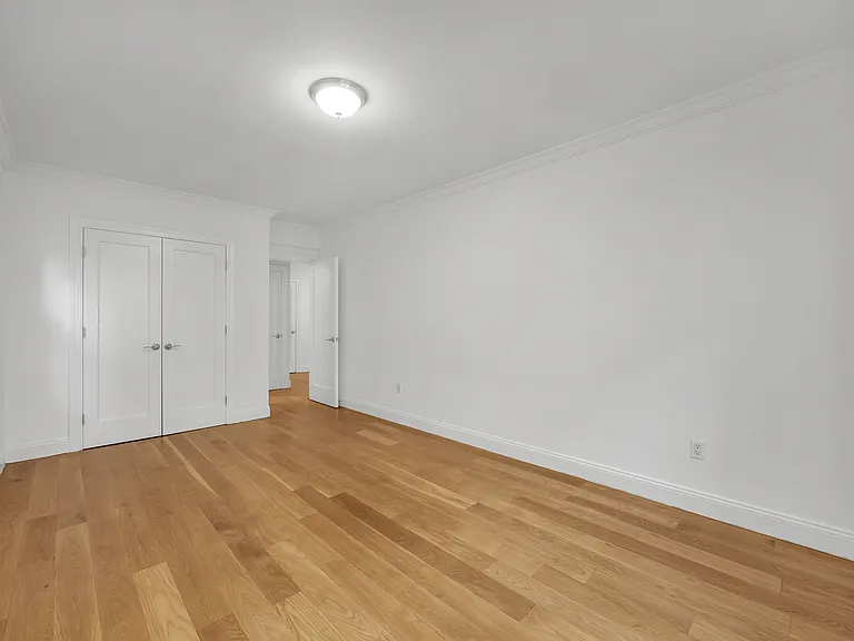 330 E 63rd St #2H — Photo 10