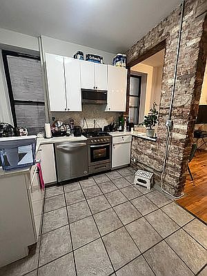 3rd image of 254 Broome St APT 9