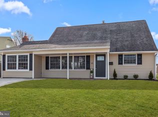 15 Kentucky Ln, Levittown, PA 19055