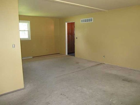 2nd image of 22305 Briarhill Dr