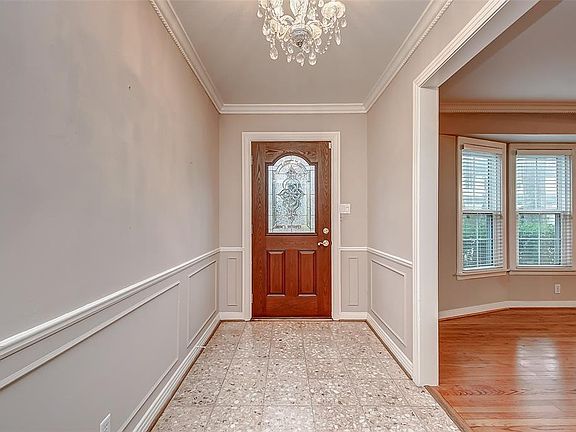 2nd image of 12942 Queensbury Ln