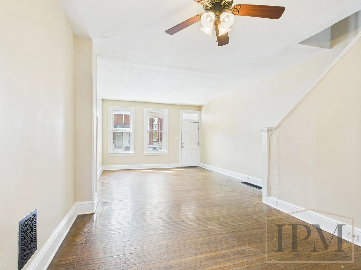 Apply Today! Spacious 5 Bedroom Home For Rent — Photo 3