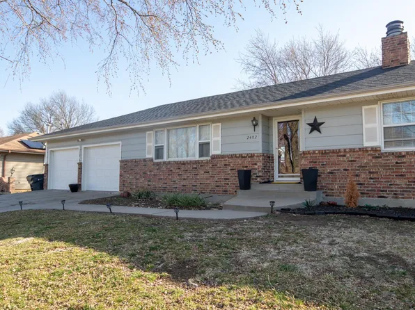 2402 W View Dr, Emporia, KS 66801