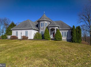 9 Ridgewood Rd, Glen Rock, PA 17327