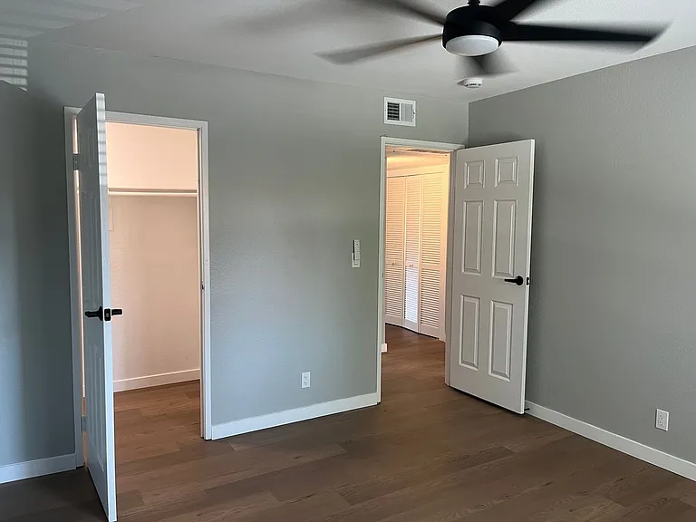 Corona Pointe Resort — Photo 116