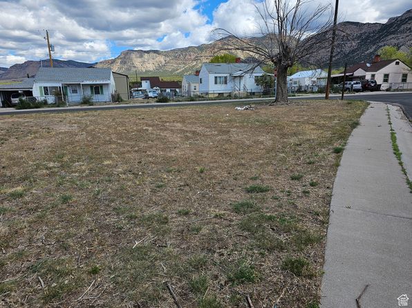 176 Grassy Trl, East Carbon, UT 84520