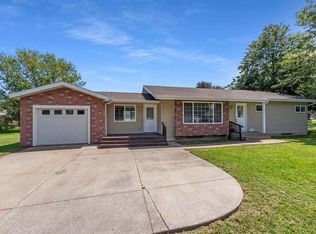 701 10th Ave, Durant, IA 52747