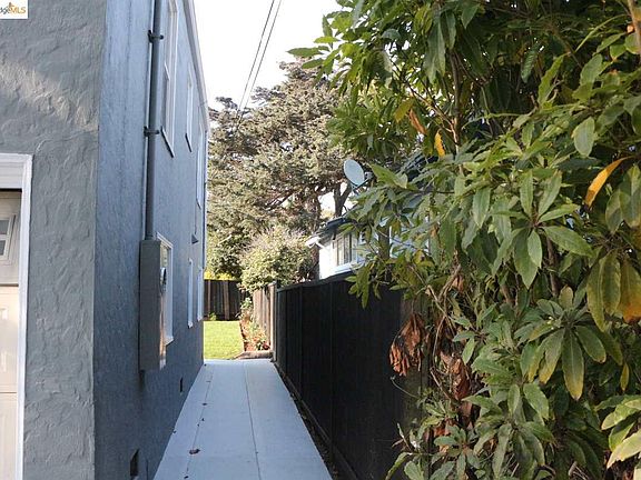 2nd image of 2727 Euclid Ave