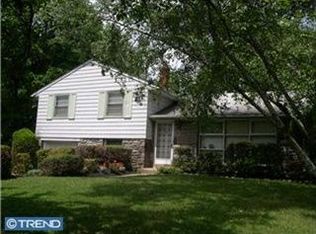 1136 Oliver Rd, Huntingdon Valley, PA 19006