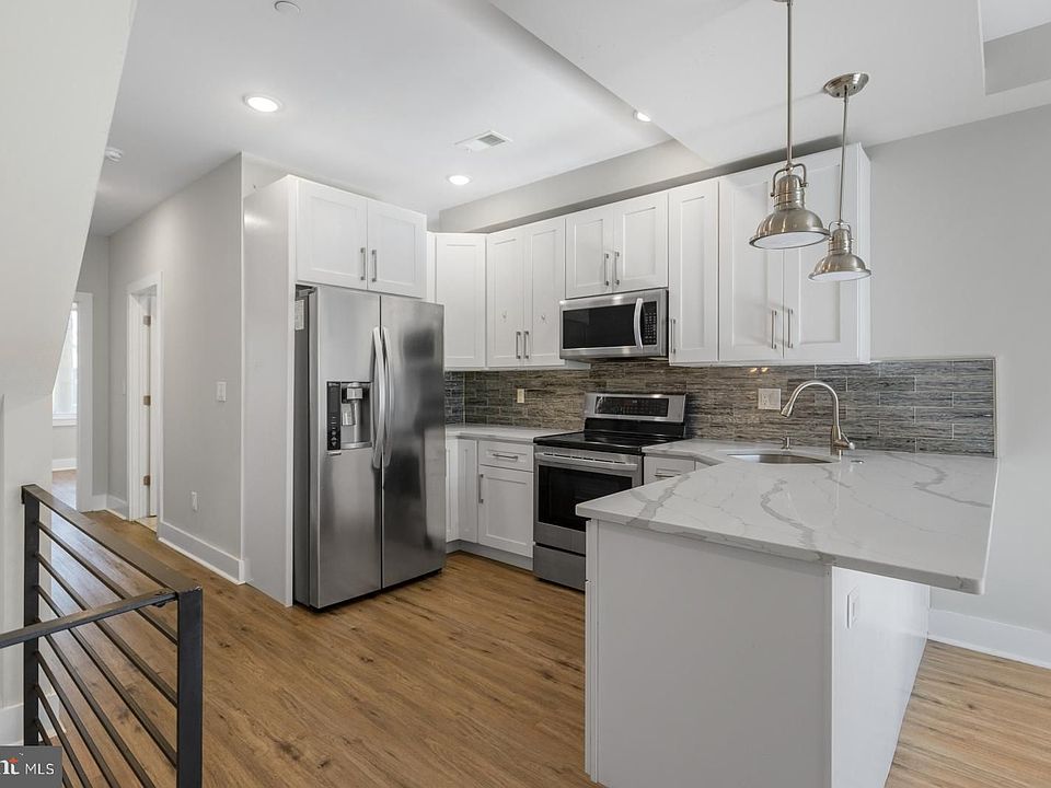 1st image of 2333 Jasper St #B