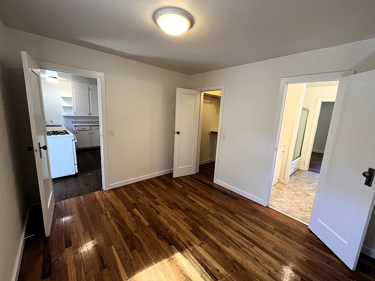 488 Sea Ave — Photo 23