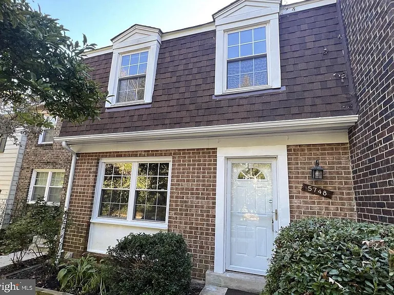 5748 Yellowrose Ct — Photo 1