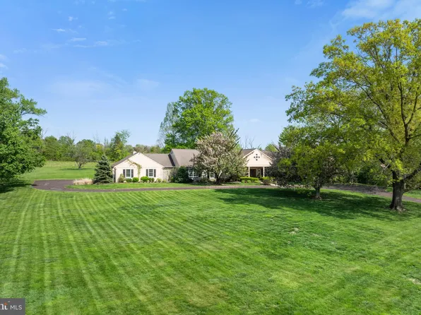 560 Indian Creek Rd, Telford, PA 18969