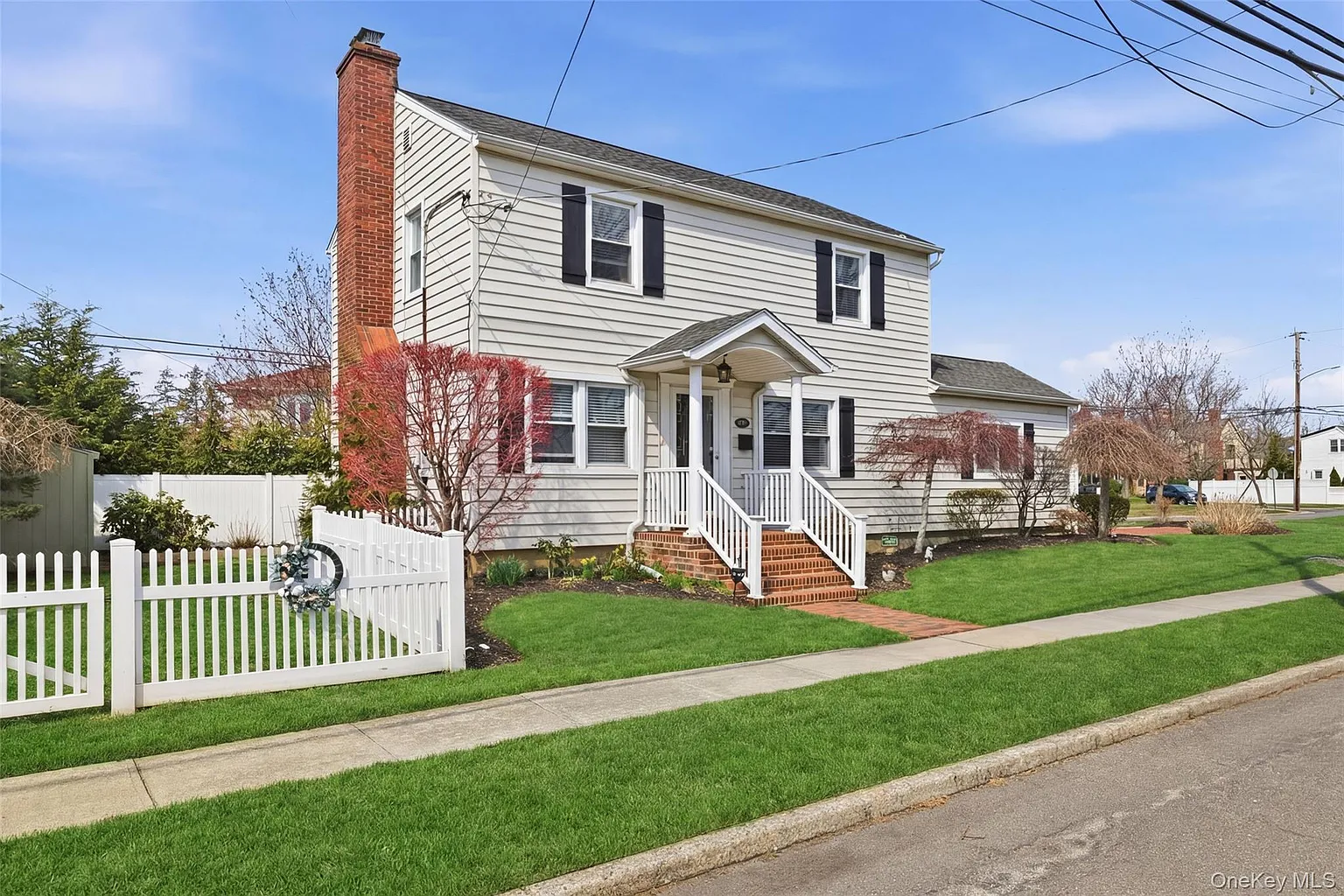 2450 Yorktown ST photo 1