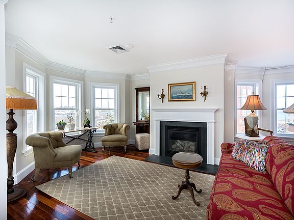 3rd image of 15 Park Ave Unit 401