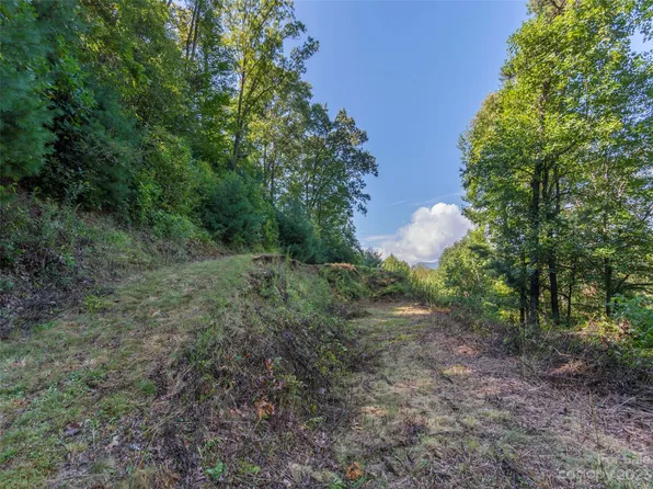 120 Walnut Ridge Dr, Clyde, NC 28721