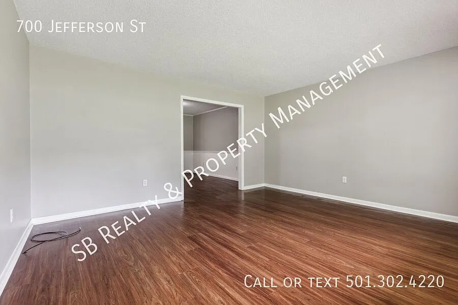 4 Bed 2.5 Bath — Photo 3