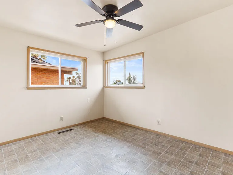 5201 Cornell Ave — Photo 9
