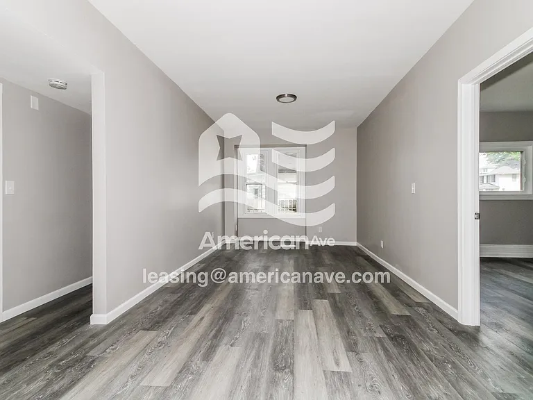 366256_002_living_room_13857374.jpg