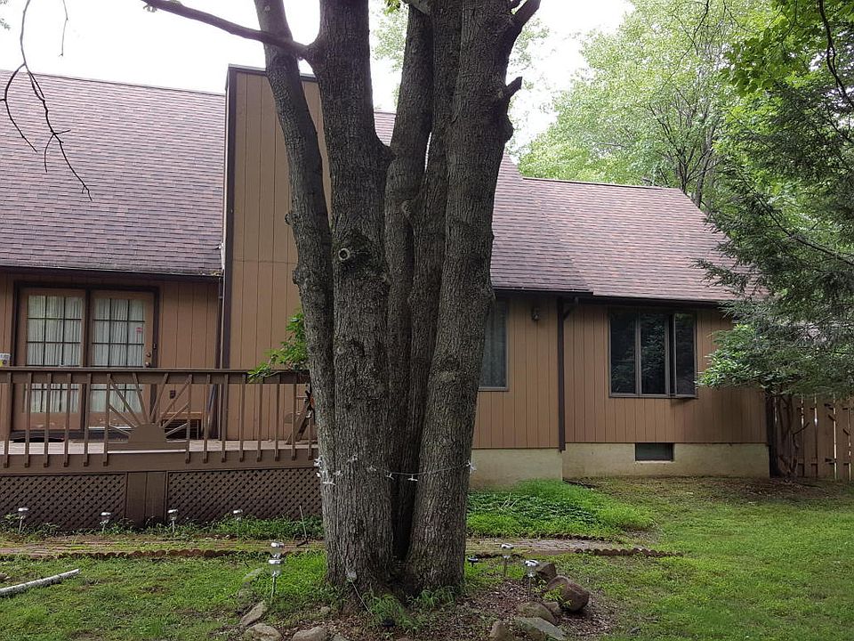 1st image of 11 Sandburg Glen