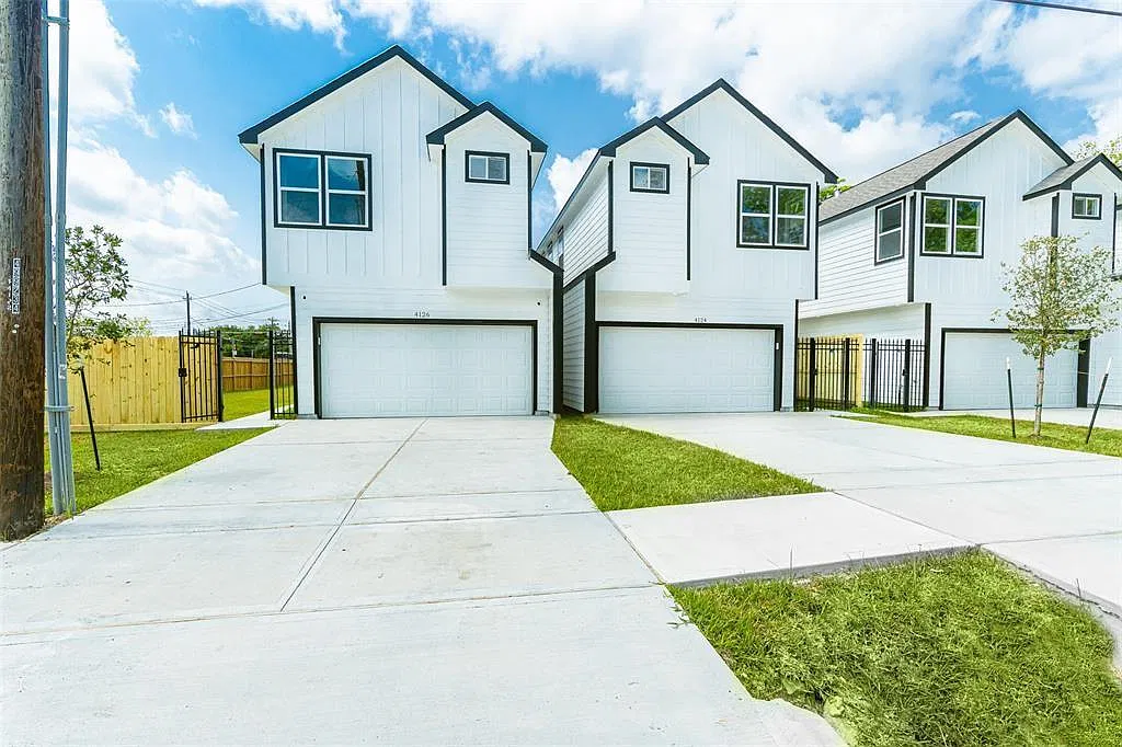 3 bed, 2.5 bath, 2022 sqft, $2,200 — Photo 2