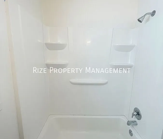 1054 W Goodyear Ave #B — Photo 10