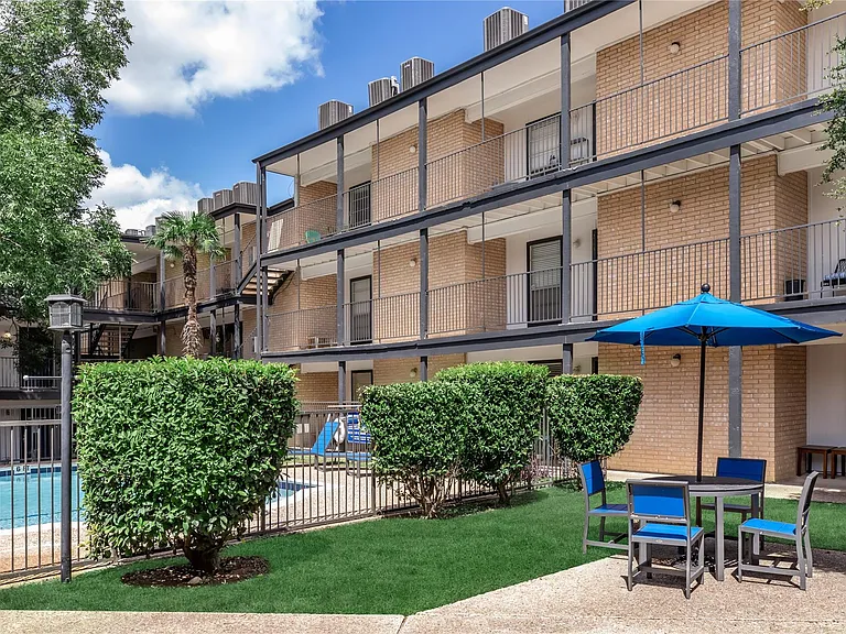 6008 N Lamar Blvd #204 — Photo 13