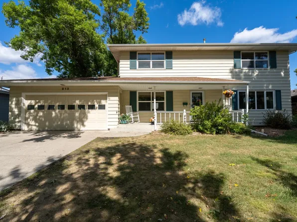 913 Park Dr S, Fargo, ND 58103