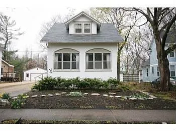 710 W White St photo 1
