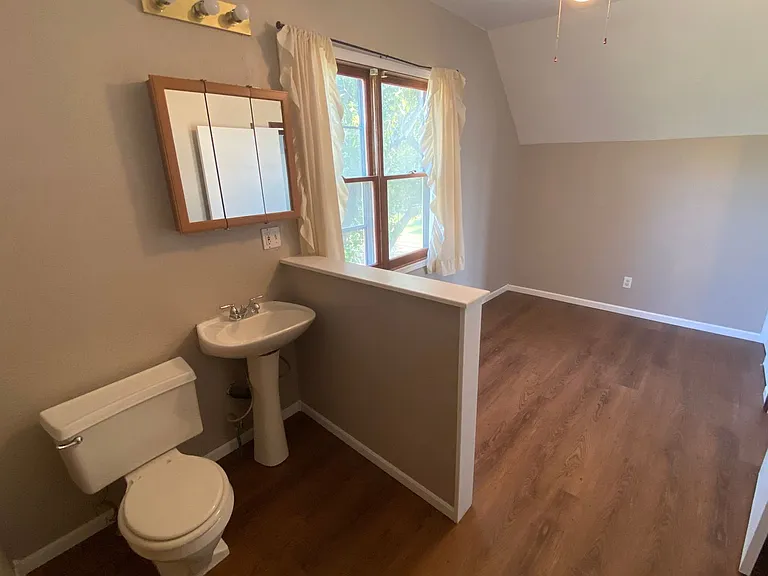 412 Harvey St — Photo 12