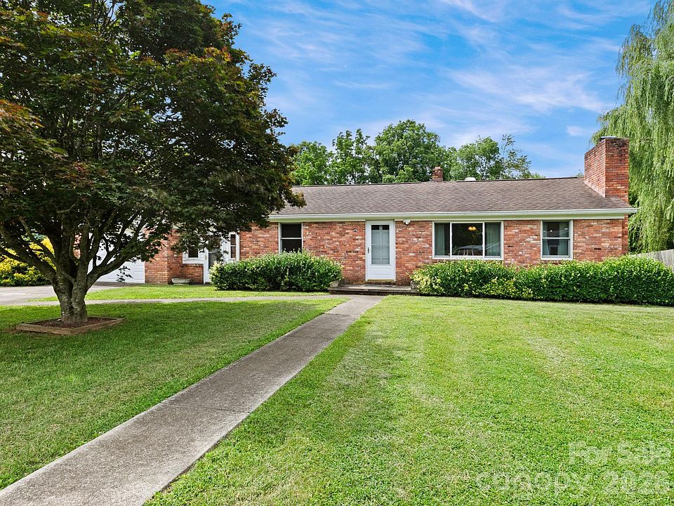 1st image of 49 Hickory Tree Rd