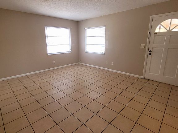 3rd image of 228 Pleasant Grove Rd APT 4