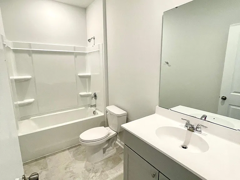 Secondary bathroom.