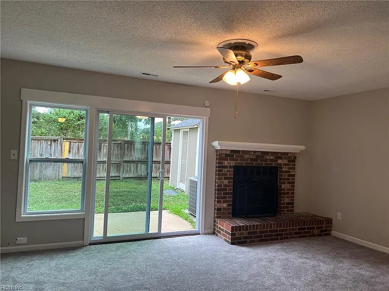 4748 Greenlaw Dr — Photo 6