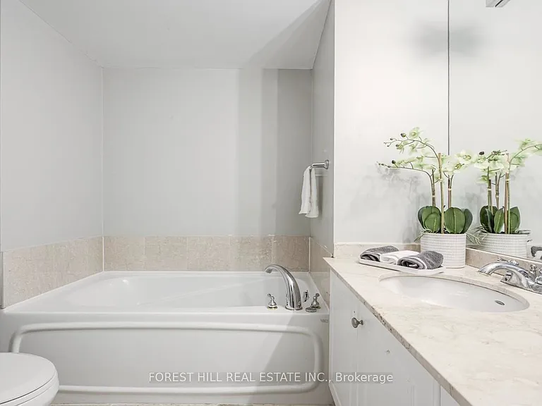 38 William Carson Cres #114 — Photo 27