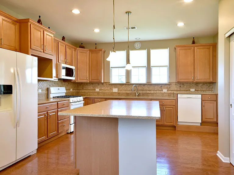 821 Voyage Way — Photo 15