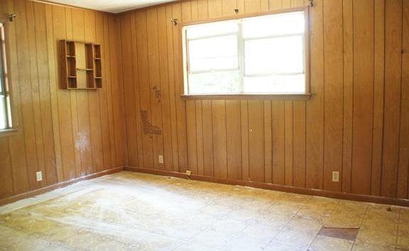 4th image of 215 Riverwood Dr