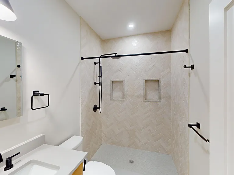 145 Sutherland Rd #3 — Photo 6