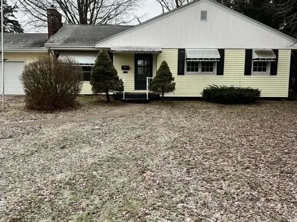 81 Camvet Dr, Campbell, OH 44405