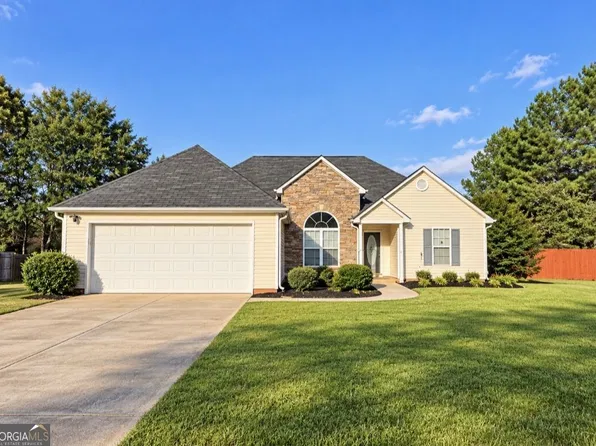 713 Manor Ridge Dr, Loganville, GA 30052